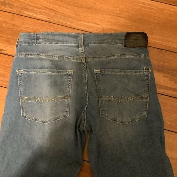 LeviāsāDenizenĀ 231āAthleticāFitāJean - Picture 4 of 5